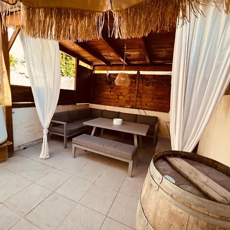 아파트 Maison De Village Ecusson - Entier - 160m2 - 4chambres - Centre - Terrasse - Climatise *