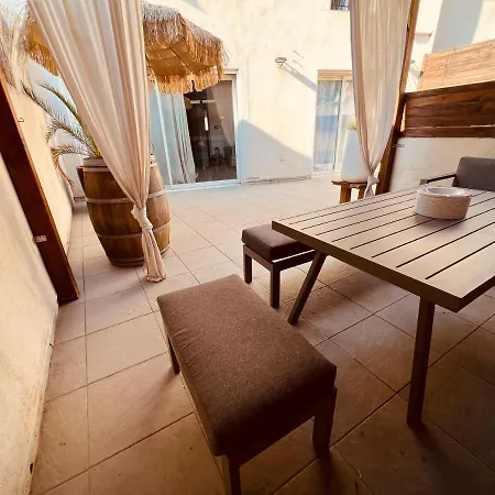 아파트 Maison De Village Ecusson - Entier - 160m2 - 4chambres - Centre - Terrasse - Climatise *