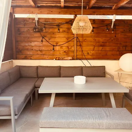 Maison De Village Ecusson - Entier - 160m2 - 4chambres - Centre - Terrasse - Climatise 아파트