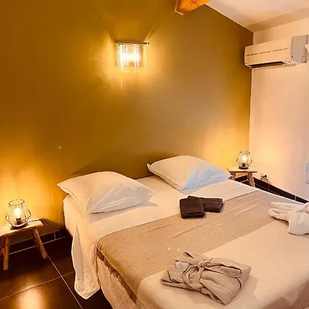 Maison De Village Ecusson - Entier - 160m2 - 4chambres - Centre - Terrasse - Climatise 아파트