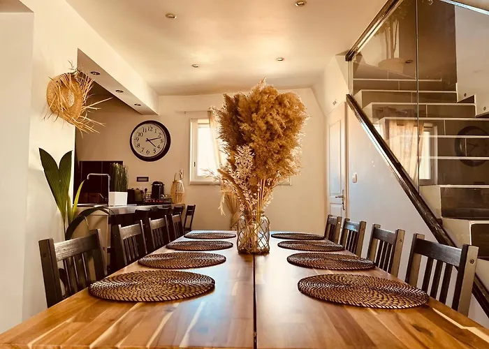 Maison De Village écusson - Entier - 160m2 - 4chambres - Centre - Terrasse - Climatisé Apartamento *