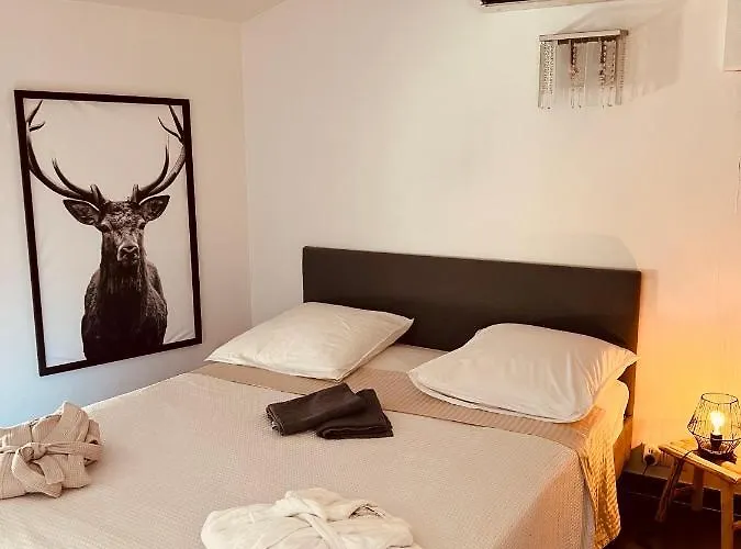 Maison De Village écusson - Entier - 160m2 - 4chambres - Centre - Terrasse - Climatisé Nimes