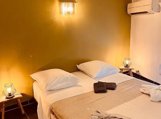 Maison De Village écusson - Entier - 160m2 - 4chambres - Centre - Terrasse - Climatisé Apartamento