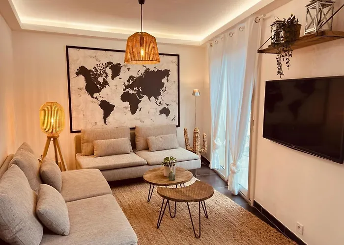 Maison De Village écusson - Entier - 160m2 - 4chambres - Centre - Terrasse - Climatisé Apartamento Nimes