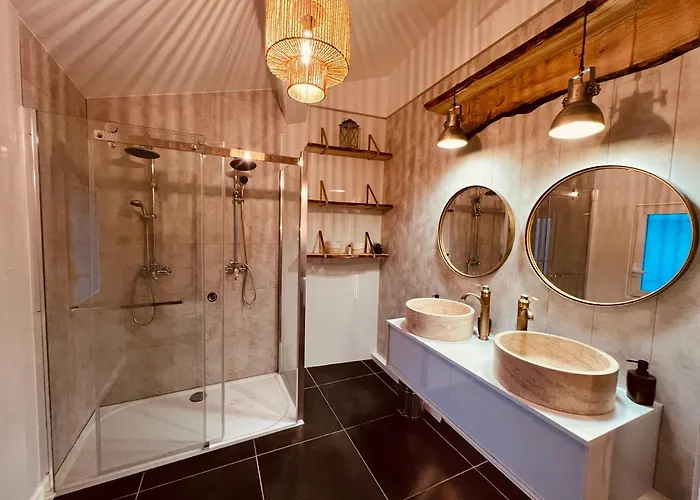 Maison De Village écusson - Entier - 160m2 - 4chambres - Centre - Terrasse - Climatisé * Nimes