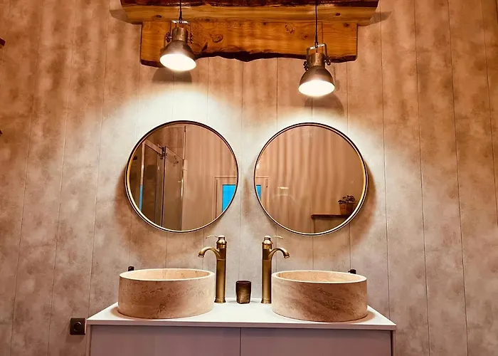 Maison De Village écusson - Entier - 160m2 - 4chambres - Centre - Terrasse - Climatisé Apartamento *